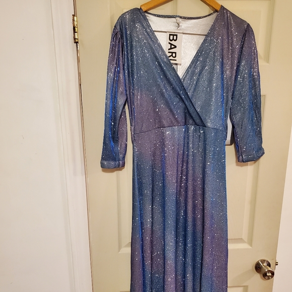 Beautiful Long Sleeve Iridescent Glitter Dress - Picture 3 of 3